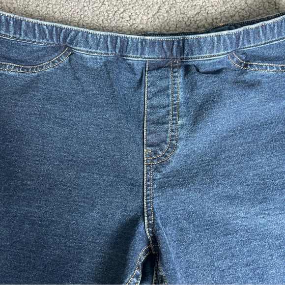 Hue Women's Stretch Slim Fit Pull On Denim Leggings Size M - Picture 6 of 10